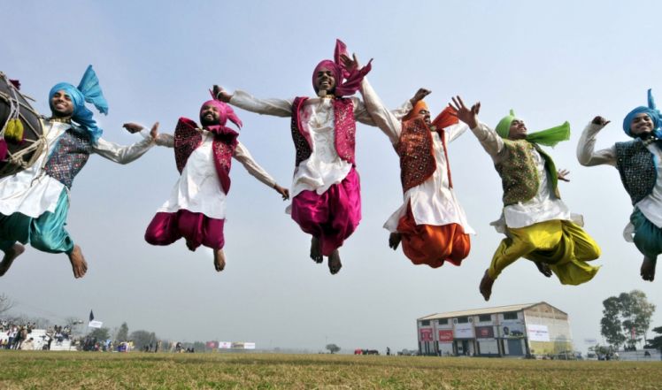 bhangra dance kila raipur the rural olympics of india the backpackers group