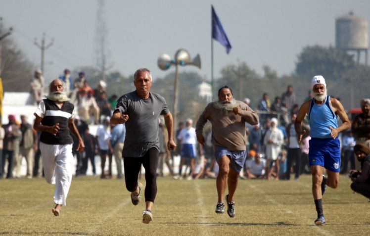 men race at kila raipur the rural olympics of india the backpackers group