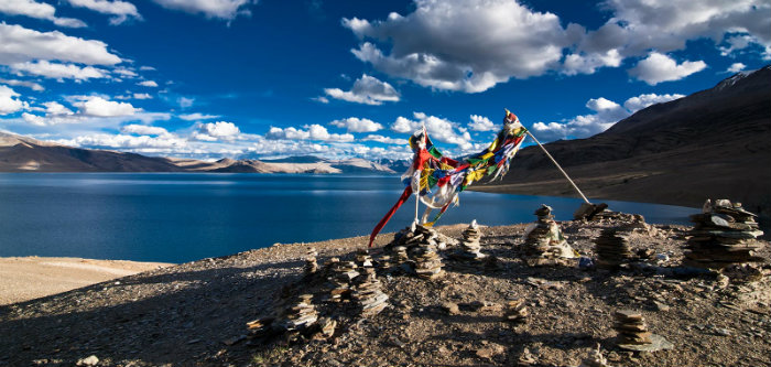 Tso Moriri Lake - The Legend of Tsomo - Leh Ladakh - Tibetan Flag View 